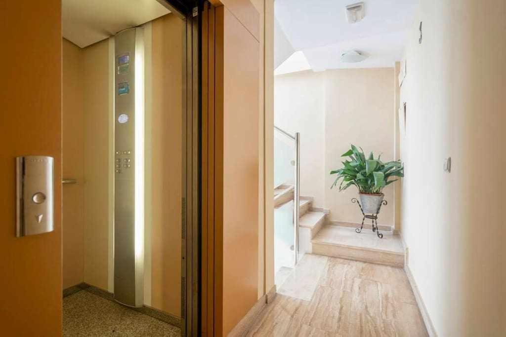 Luxe Haven In Granada Apartment Exterior photo